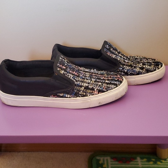 ⛱ 3/$20 KS2 Multicoloured Woven Top Slip On - Picture 4 of 6